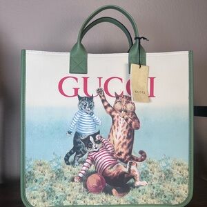 NWT Gucci White and Green Cat Print Tote
